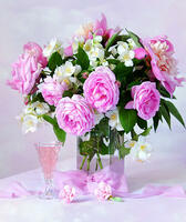 Без бренда «Нежный букетик с розами и настойка» в Ставрополе